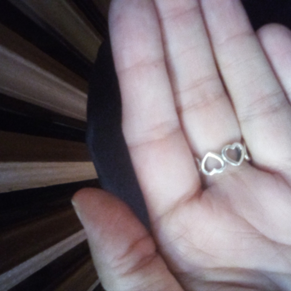 Sterling silver eternity heart ring...